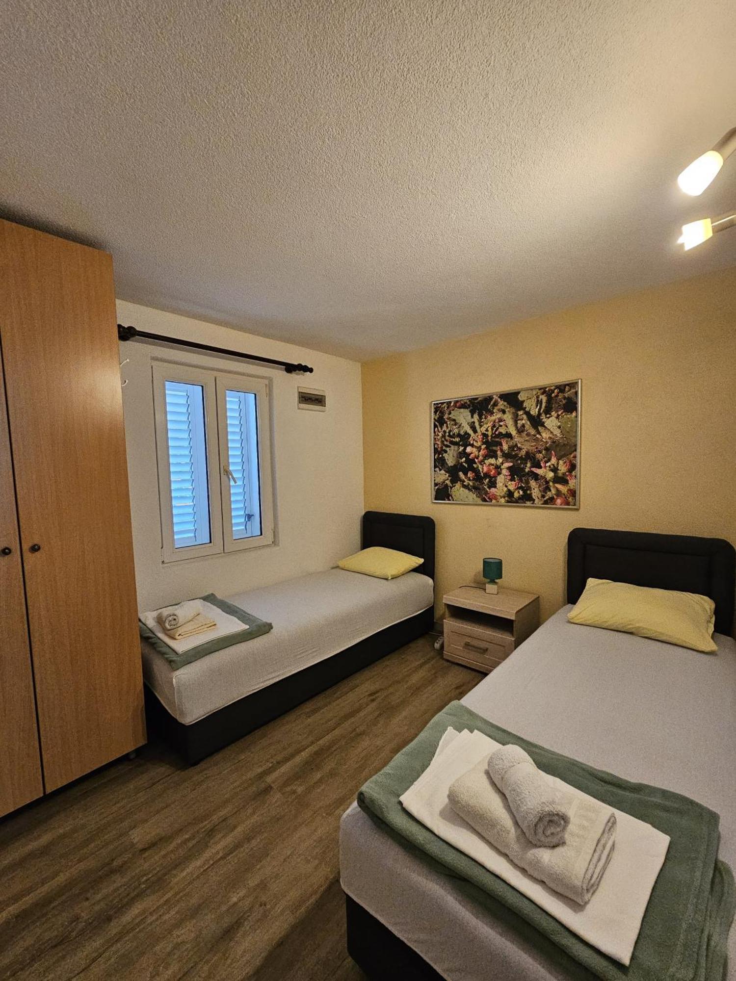 Apartments Vranes Tivat Exterior foto